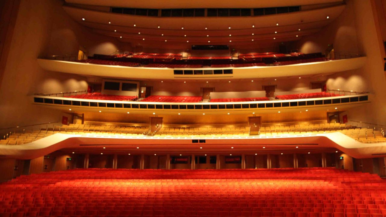 LA OPERA