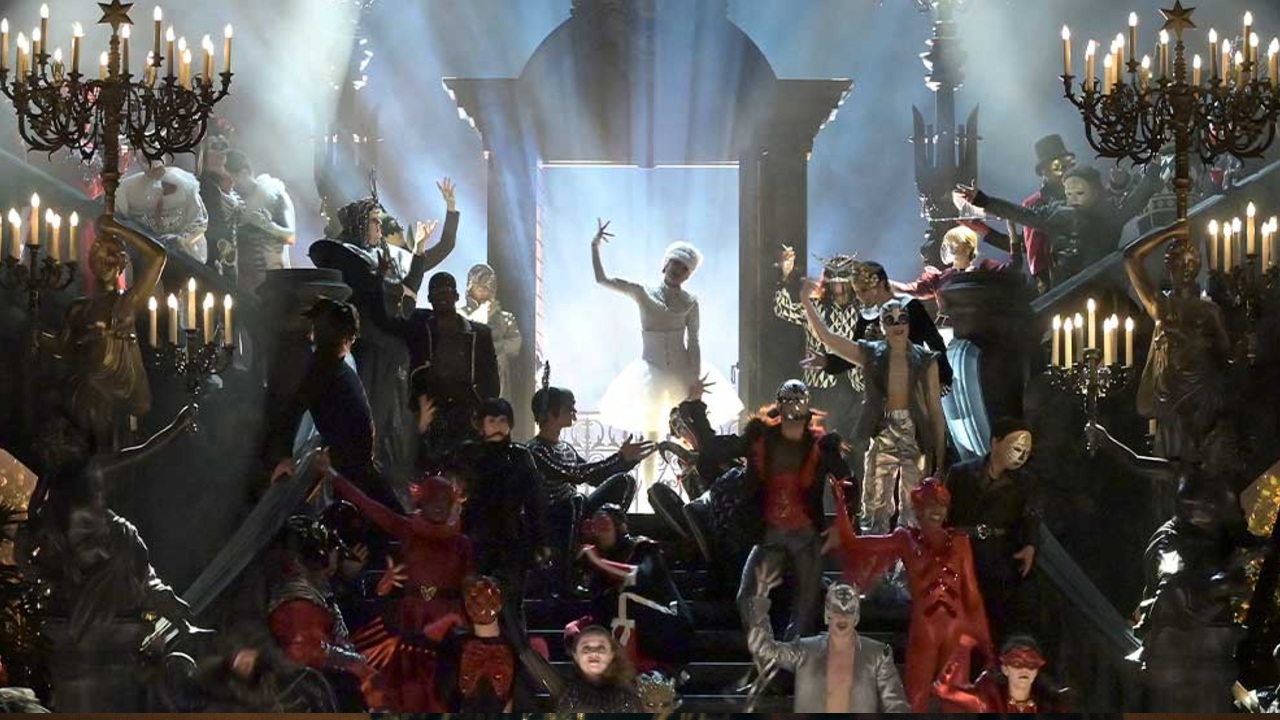 Romeo, Juliette, Thomas, and the Others